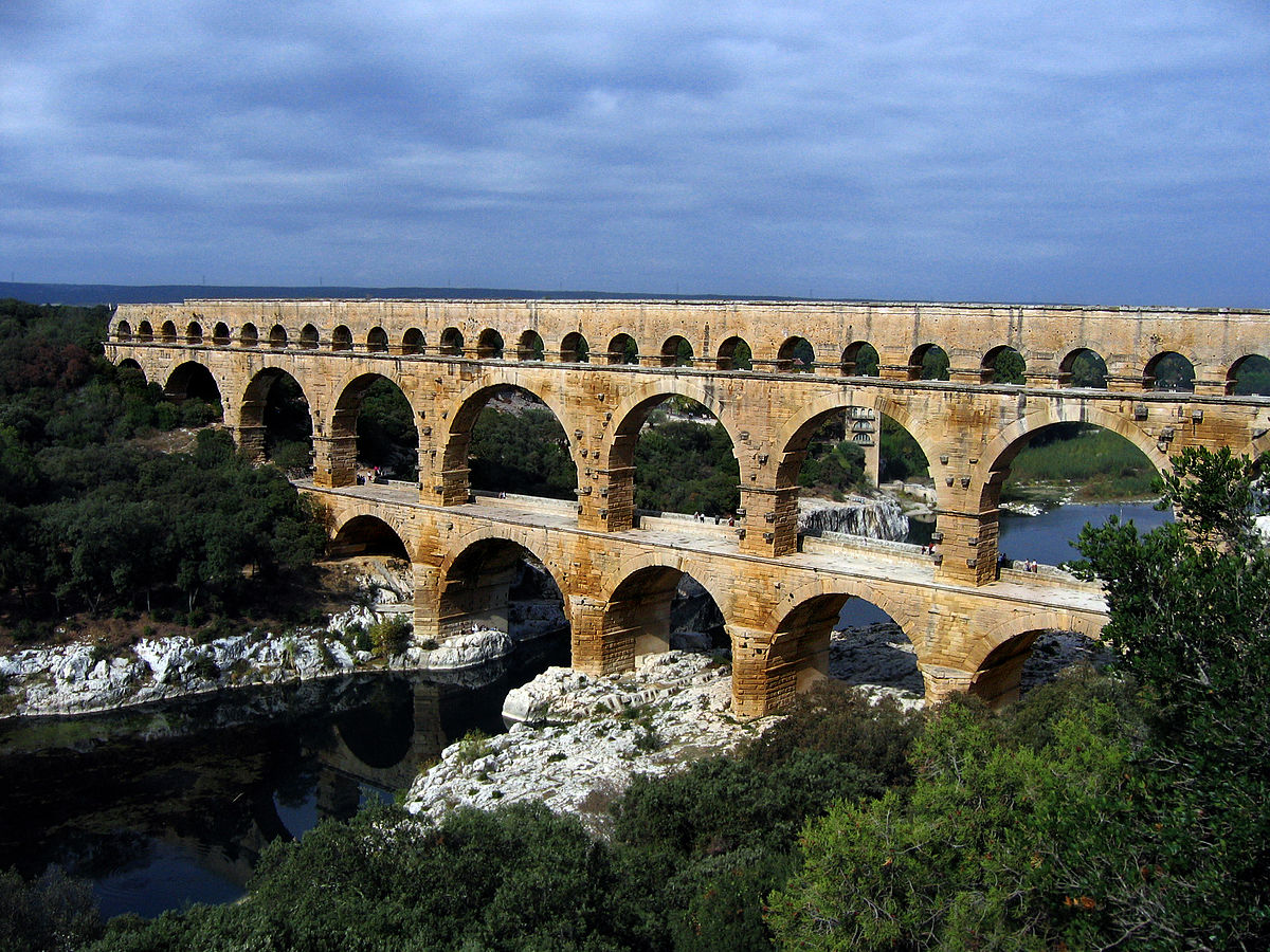 Teknologi Pada Saluran Air Atau Aquaduk Yang Dibangun Oleh Bangsa Romawi